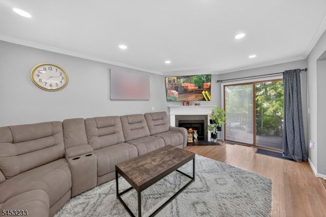19 Mindy Dr, Franklin Twp., NJ 08873