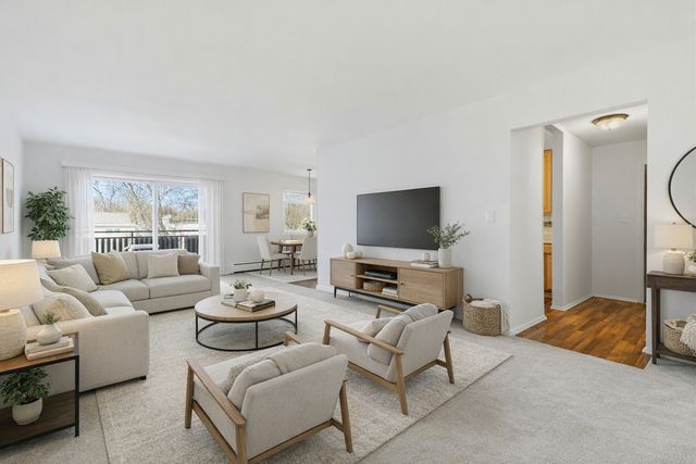 2620 N Windsor Drive 204, Arlington Heights, IL 60004