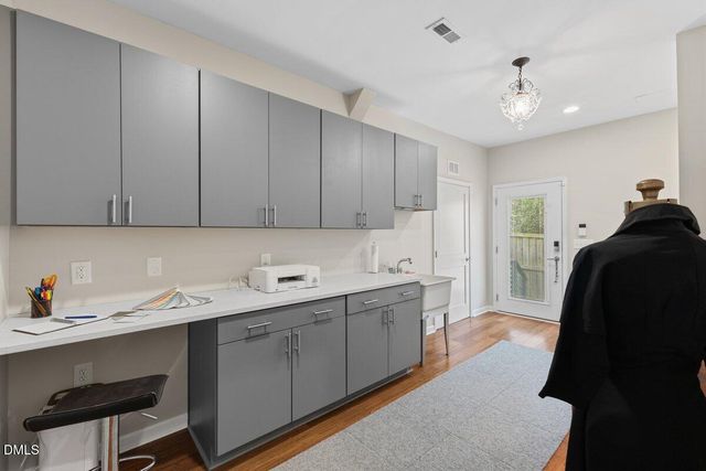 208 Baggett Avenue, Raleigh, NC 27604