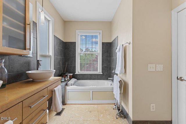 208 Baggett Avenue, Raleigh, NC 27604