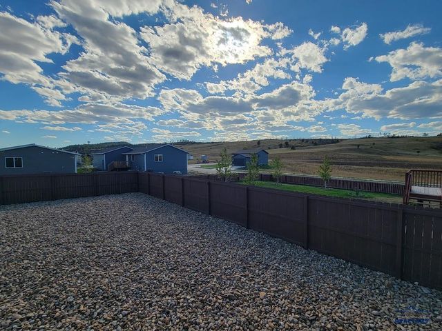 5649 COAL BANK DR, Rapid City, SD 57701