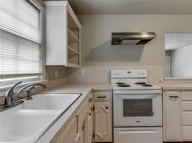 10216 Lyndon Road, Oklahoma City, OK 73120