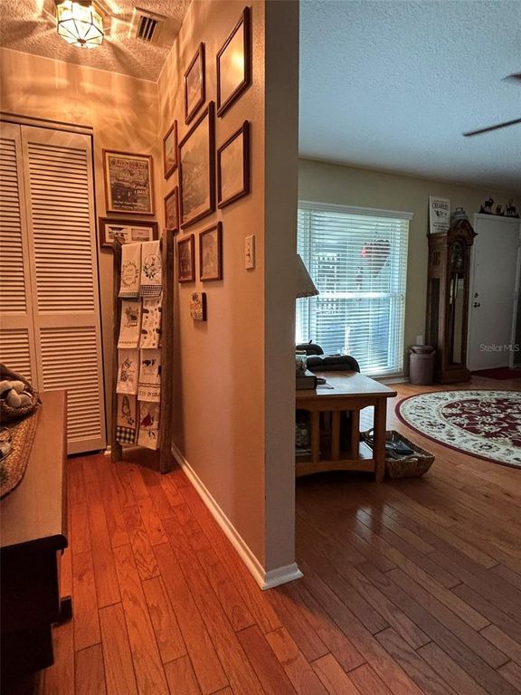 Image 12 of property listing at 2309 WOODBEND CIRCLE, New Port Richey, FL 34655