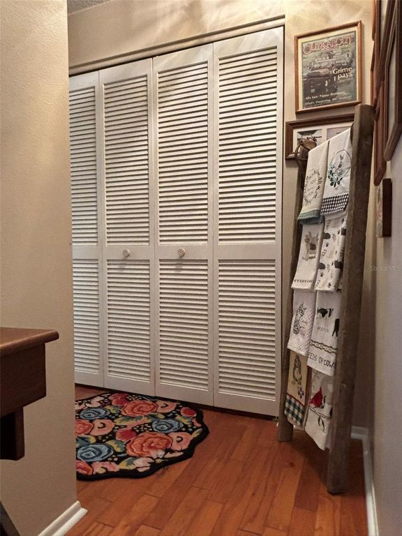 Image 7 of property listing at 2309 WOODBEND CIRCLE, New Port Richey, FL 34655