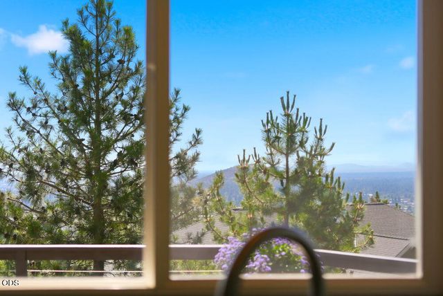 1019 NW Hale Court, Bend, OR 97703