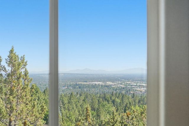 1019 NW Hale Court, Bend, OR 97703