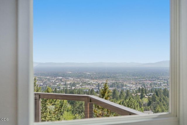 1019 NW Hale Court, Bend, OR 97703