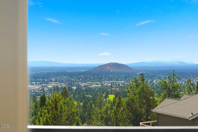 1019 NW Hale Court, Bend, OR 97703