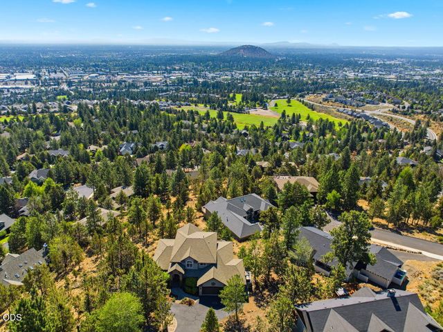 1019 NW Hale Court, Bend, OR 97703