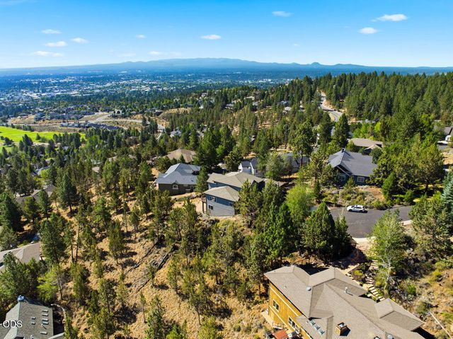 1019 NW Hale Court, Bend, OR 97703