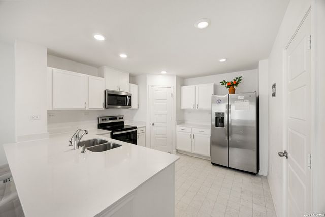 11648 Midnight Rain, San Antonio, TX 78245