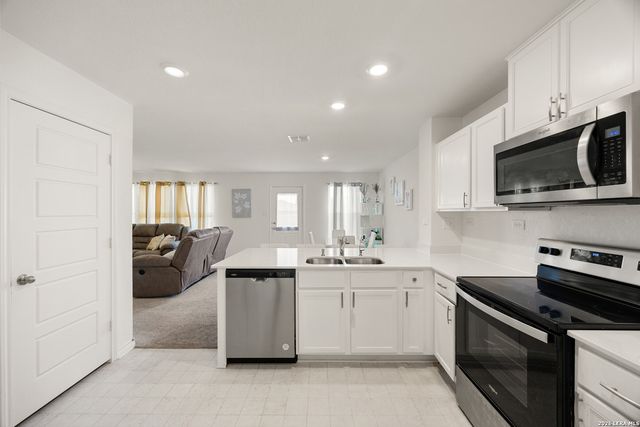 11648 Midnight Rain, San Antonio, TX 78245