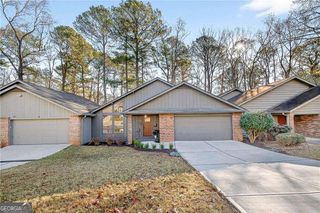 210 Lakeview Ridge W, Roswell, GA 30076