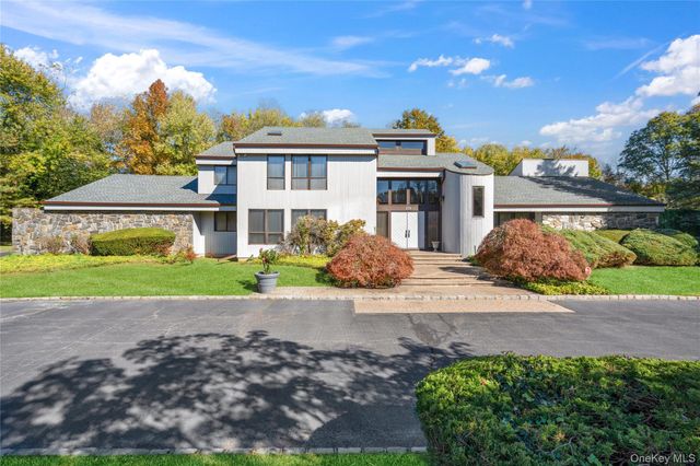 19 Carlisle Drive, Old Brookville, NY 11545