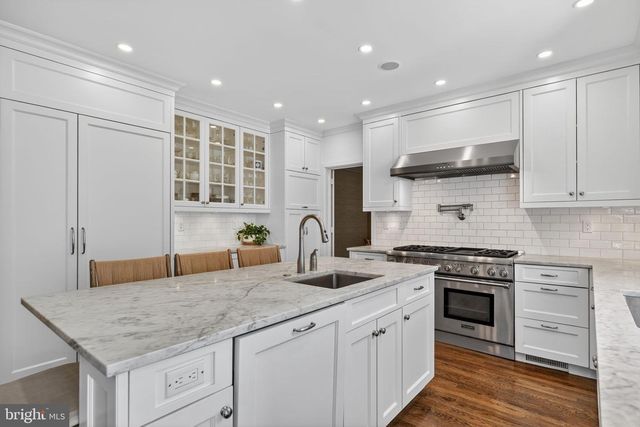 4340 GARFIELD ST NW, Washington, DC 20007