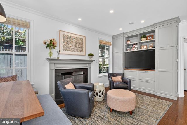 4340 GARFIELD ST NW, Washington, DC 20007