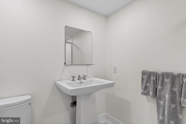 4340 GARFIELD ST NW, Washington, DC 20007
