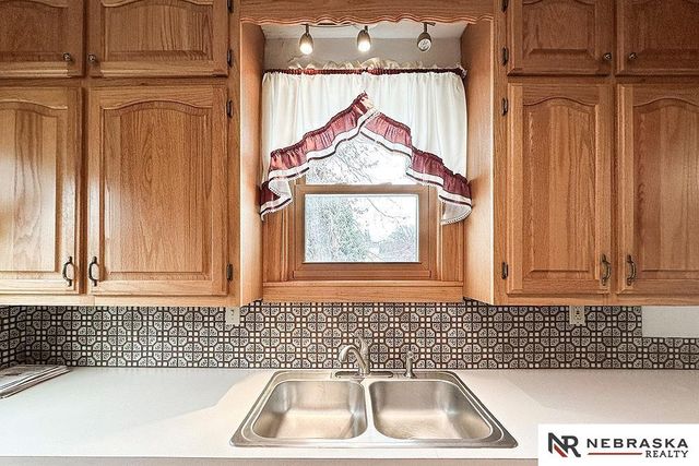 6152 Hickory Street, Omaha, NE 68106