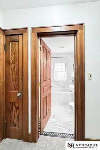 6152 Hickory Street, Omaha, NE 68106