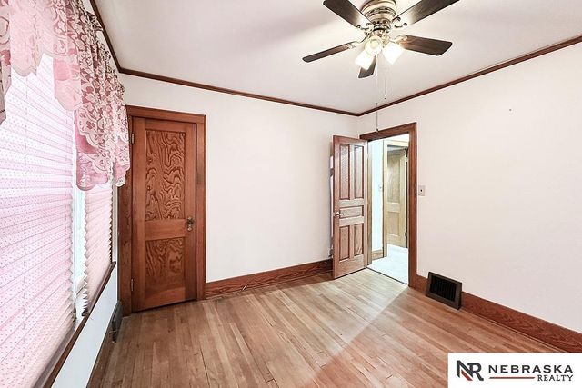 6152 Hickory Street, Omaha, NE 68106