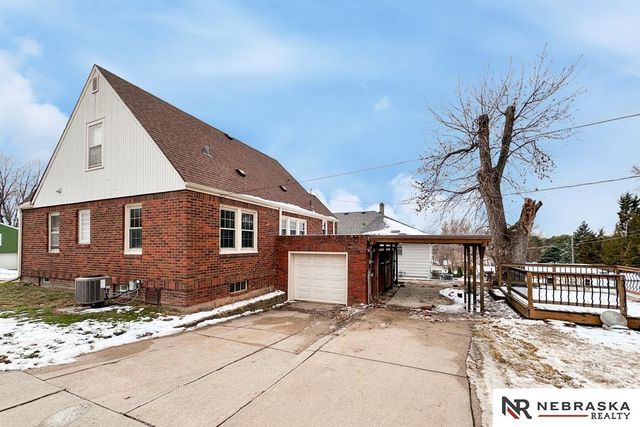 6152 Hickory Street, Omaha, NE 68106