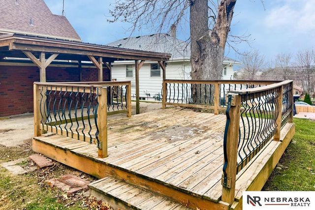 6152 Hickory Street, Omaha, NE 68106