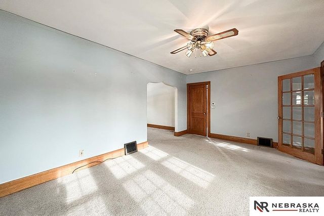 6152 Hickory Street, Omaha, NE 68106