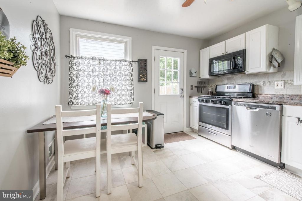 Image 10 of property listing at 1346 SUDVALE RD, Baltimore, MD 21208