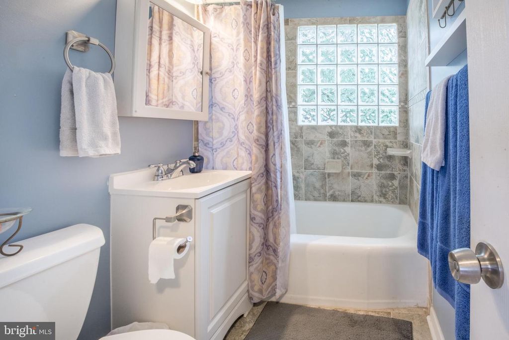 Image 15 of property listing at 1346 SUDVALE RD, Baltimore, MD 21208