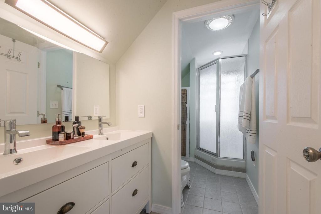 Image 20 of property listing at 1346 SUDVALE RD, Baltimore, MD 21208