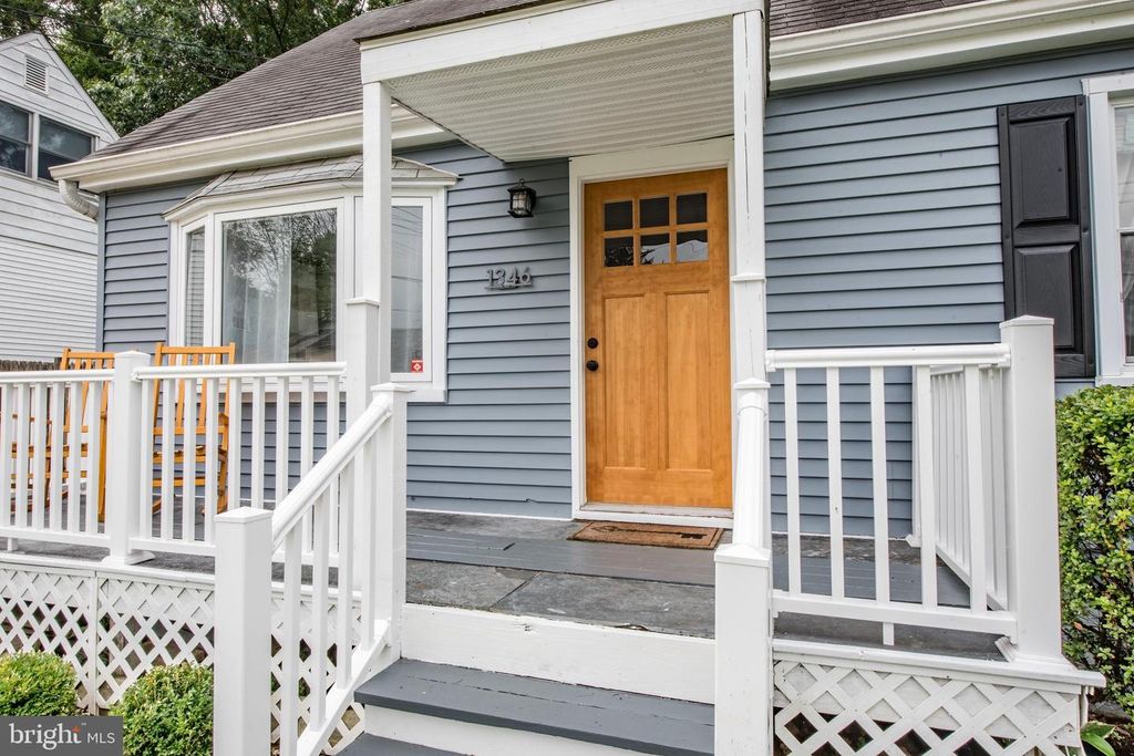 Image 3 of property listing at 1346 SUDVALE RD, Baltimore, MD 21208