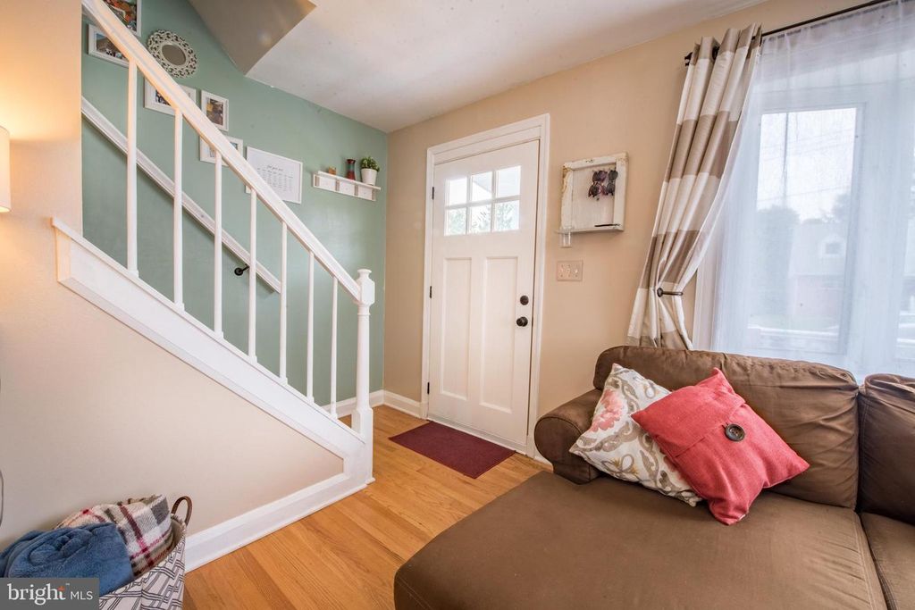 Image 6 of property listing at 1346 SUDVALE RD, Baltimore, MD 21208