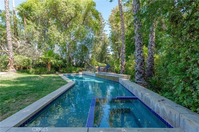 4956 Hood Drive, Woodland Hills, CA 91364