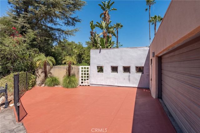 4956 Hood Drive, Woodland Hills, CA 91364