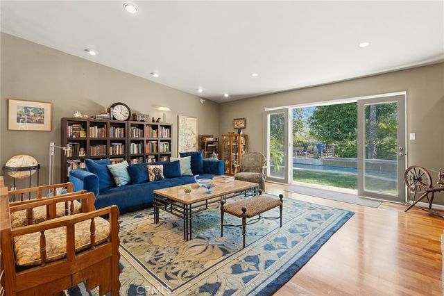 4956 Hood Drive, Woodland Hills, CA 91364
