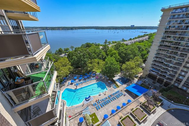 17-85 215th Street 2H, Bayside, NY 11360
