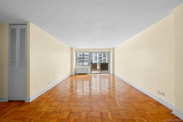 17-85 215th Street 2H, Bayside, NY 11360