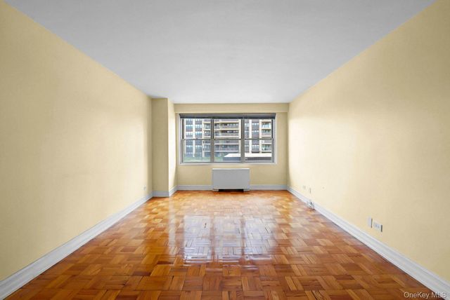 17-85 215th Street 2H, Bayside, NY 11360
