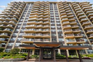 17-85 215th Street 2H, Bayside, NY 11360