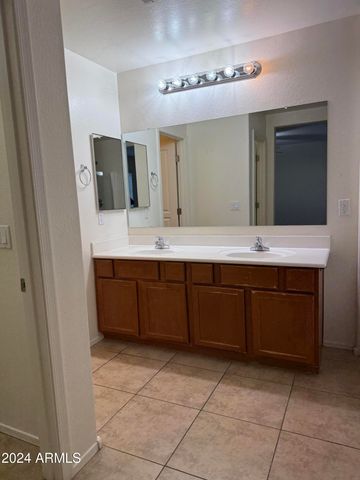 105 E CATCLAW Street, Gilbert, AZ 85296