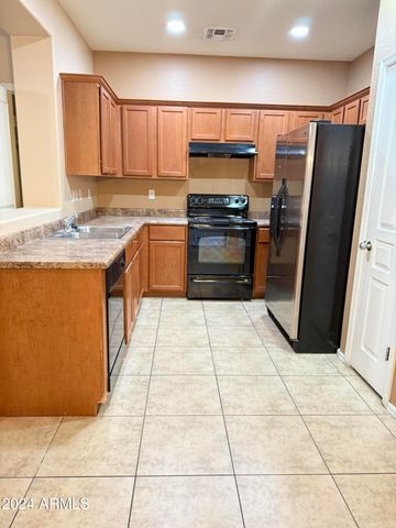 105 E CATCLAW Street, Gilbert, AZ 85296