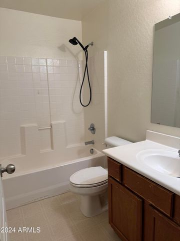 105 E CATCLAW Street, Gilbert, AZ 85296