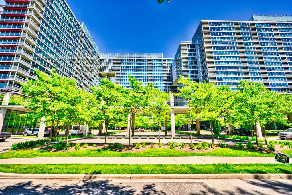 9725 Woods Drive 1203, Skokie, IL 60077
