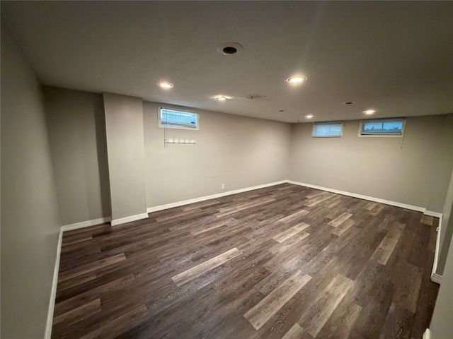 1328 Carrie Avenue, Des Moines, IA 50315