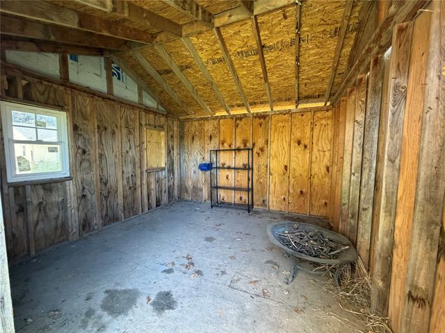 1328 Carrie Avenue, Des Moines, IA 50315