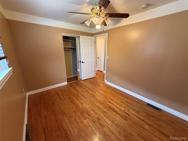 6484 Drexel Street, Dearborn Heights, MI 48127