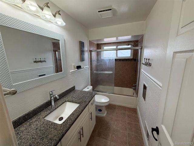 6484 Drexel Street, Dearborn Heights, MI 48127