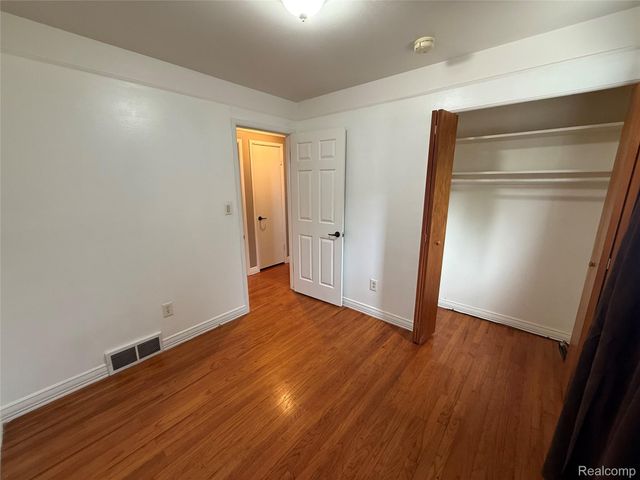 6484 Drexel Street, Dearborn Heights, MI 48127