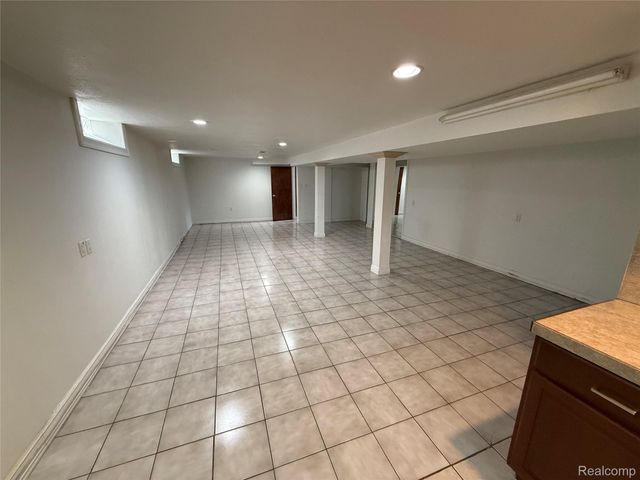 6484 Drexel Street, Dearborn Heights, MI 48127