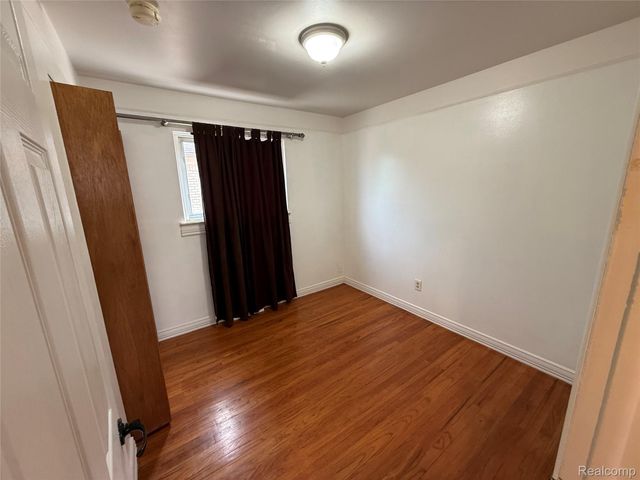 6484 Drexel Street, Dearborn Heights, MI 48127